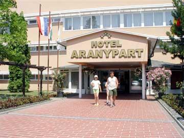 Aranypart Szallo-Koezoessegi Szallashely Siofok Ngoại thất bức ảnh